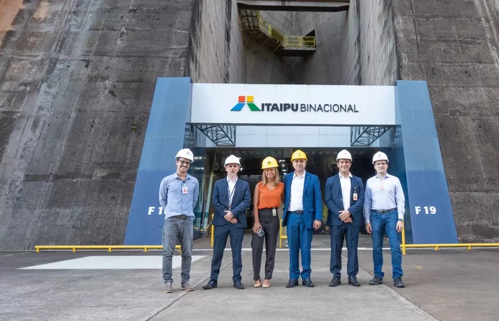 diretor-geral-da-aneel-reitera-importancia-de-itaipu-na-integracao-regional-e-descarbonizacao