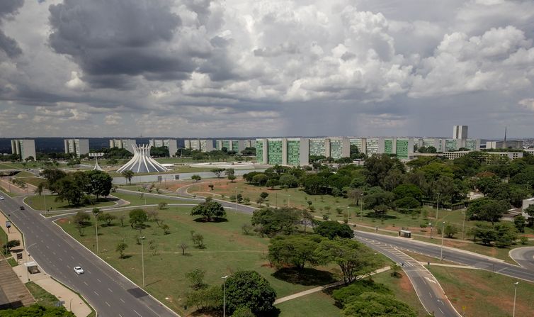 sistema-de-informacao-do-governo-sai-do-ar-pf-investiga