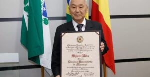 camara-de-maringa-concede-titulo-de-cidadao-benemerito-a-shiniti-ueta