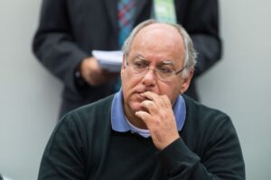 ex-diretor-da-petrobras-renato-duque-e-preso-em-volta-redonda