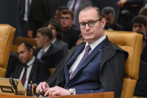 cristiano-zanin-e-empossado-como-ministro-substituto-do-tse