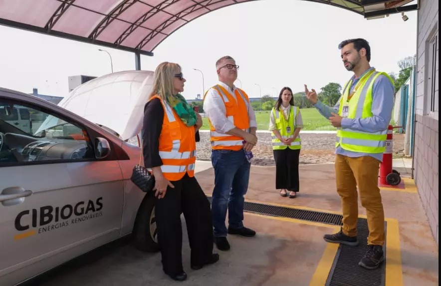 autoridade-da-onu-em-aviacao-civil-visita-itaipu-e-conhece-iniciativa-para-producao-de-combustivel-sustentavel