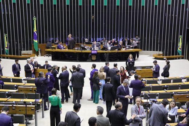 comissao-de-constituicao-e-justica-aprova-proposta-que-limita-decisoes-individuais-no-stf