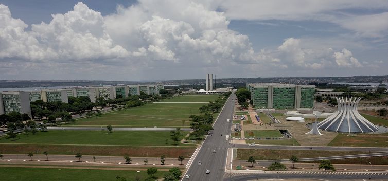 governo-federal-prepara-reforma-administrativa