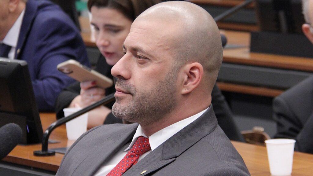 ministro-alexandre de-moraes-determina-regime-semiaberto-para-ex-deputado-daniel-silveira