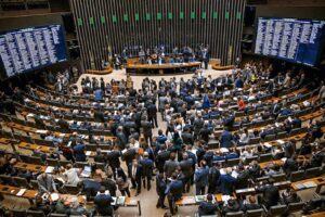 Deputados propõem PEC para reduzir jornada de trabalho