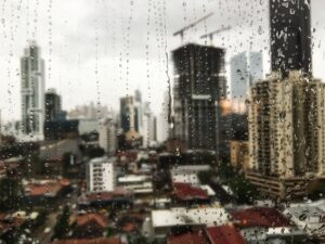 Alerta de tempestade: Defesa Civil orienta população em Maringá