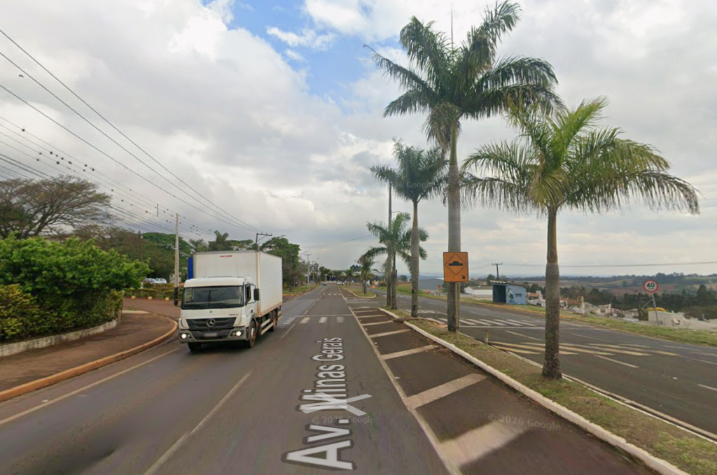 Apucarana começa nova etapa de duplicação e muda fluxo de trânsito na Avenida Minas Gerais