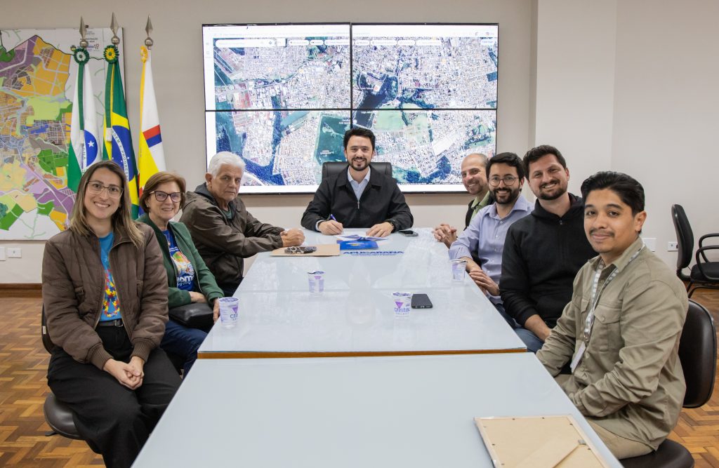 Apucarana renova acordo de uso de imóvel com associação de amparo a autistas