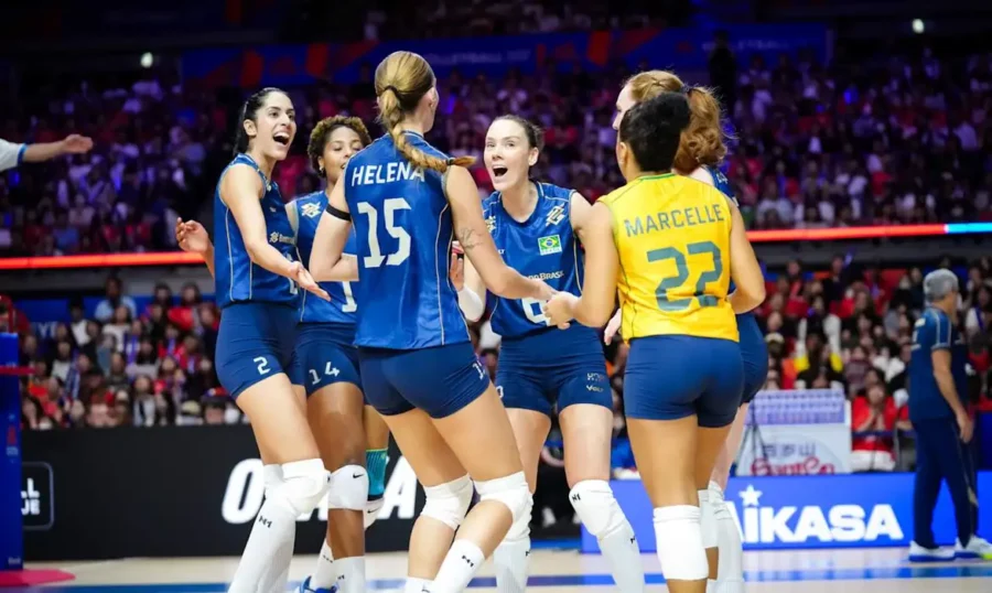 Brasil bate Itália no tie-break e se classifica para final da VNL