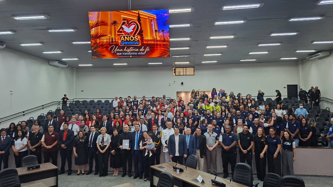 Câmara de Maringá celebra quase cinco décadas da Igreja Universal