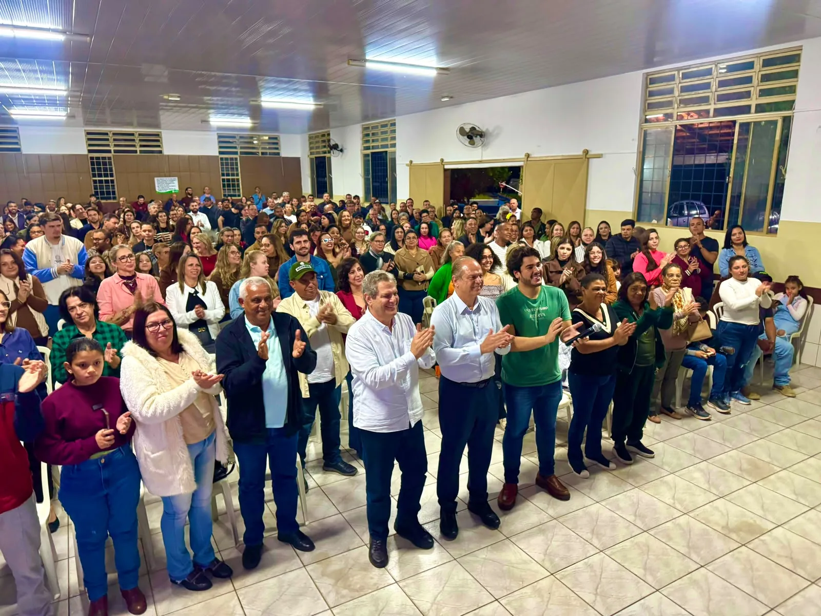 Encontro político em Maringá reúne mais de 400 lideranças com vereador, prefeito e deputado