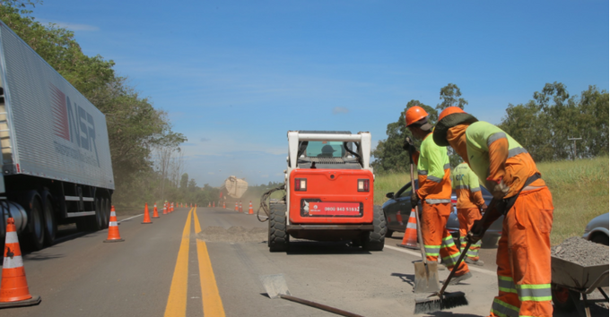 EPR Paraná intensifica obras em rodovias; motoristas devem redobrar atenção