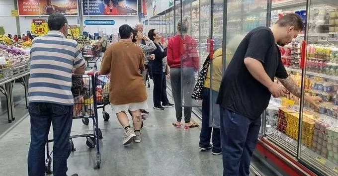 Feriados: Comércio precisará de acordo coletivo para funcionar; farmácias ficam livres