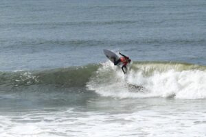Guaratuba recebe campeonato de surfe de base em julho integrando Jogos de Aventura