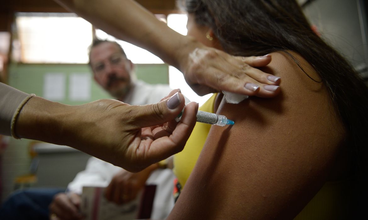 Imunização contra HPV reduz prevalência entre jovens, aponta novo estudo