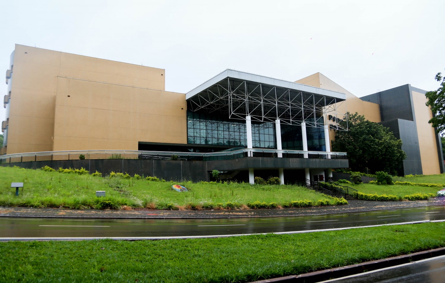 Maringá inaugura Fundo Arquivístico Eleitoral Antonio Tortato no Teatro Calil Haddad