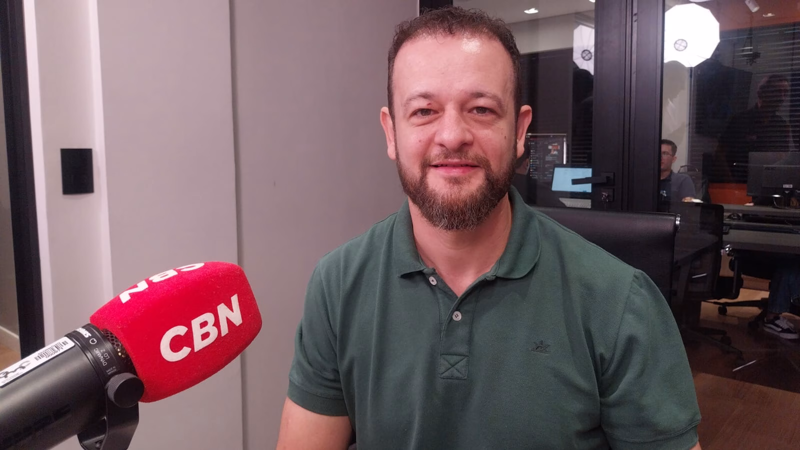 Maringá investe em revitalização do gramado do Willie Davids com fungicida e adubação