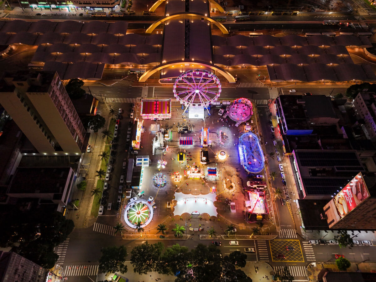 Maringá lança licitação de R$ 6 milhões para decoração luminosa do Natal 2026