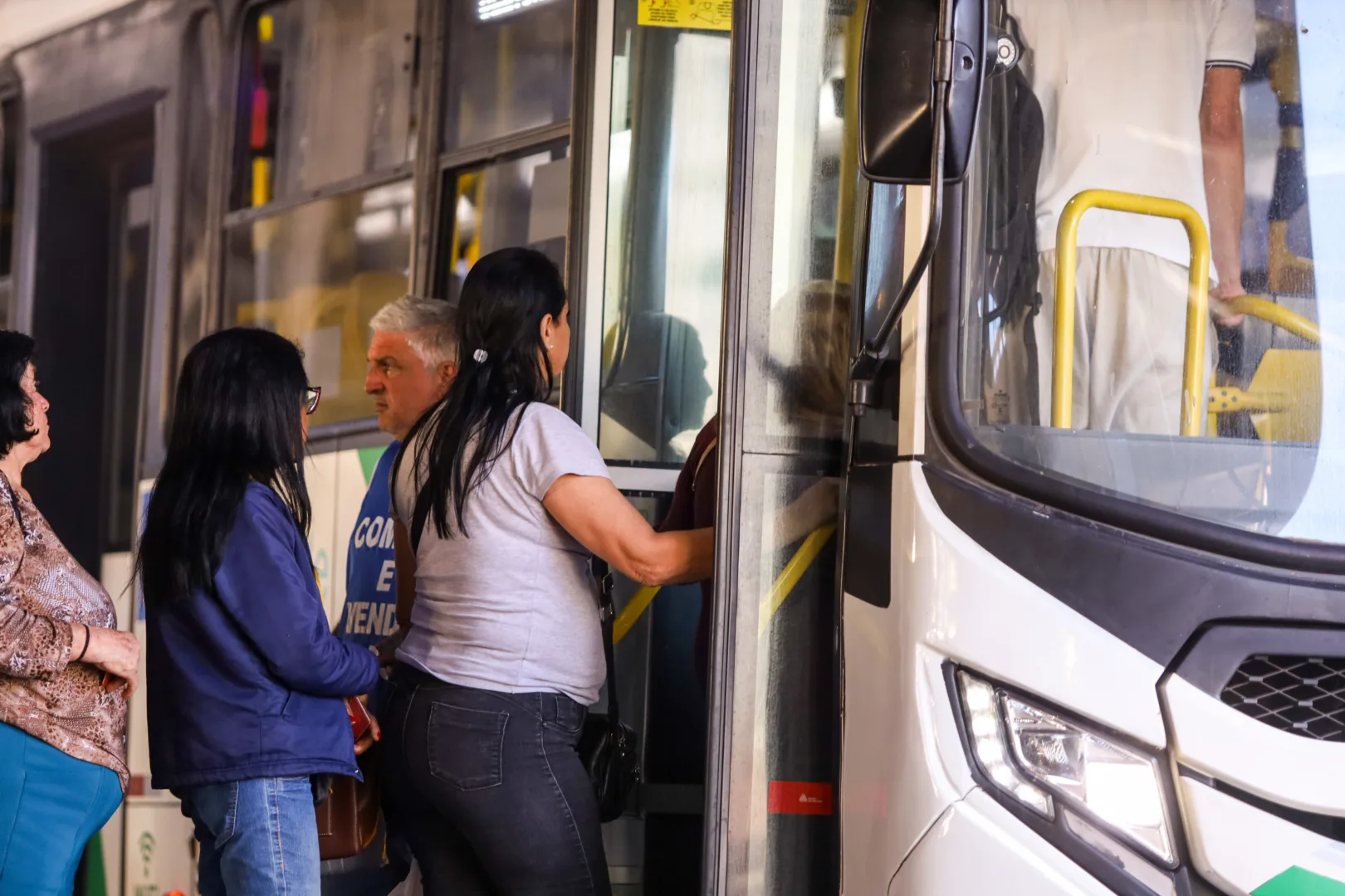 Maringá lança ônibus exclusivo para Feira Ponta de Estoque até sábado