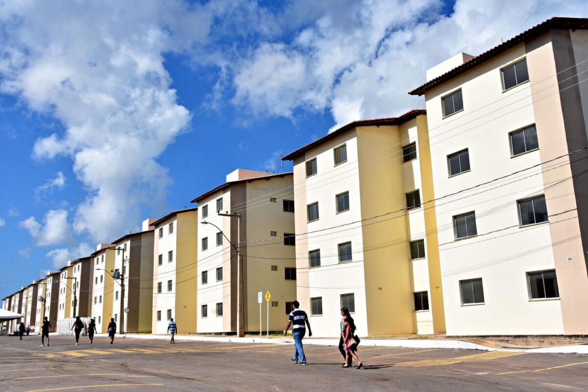 Maringá projeta construção de meio milhar de casas para pessoas sem-abrigo