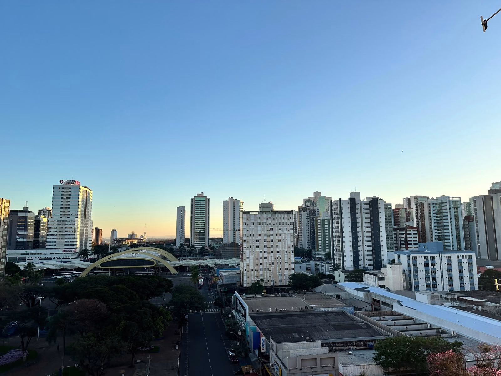 Maringá terá céu limpo e aquecimento na quinta; máxima de 26°C