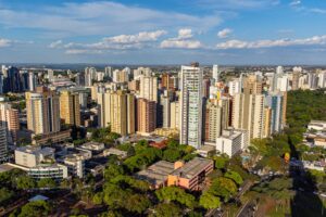 Maringá terá sábado ensolarado com ventos fortes e baixa umidade