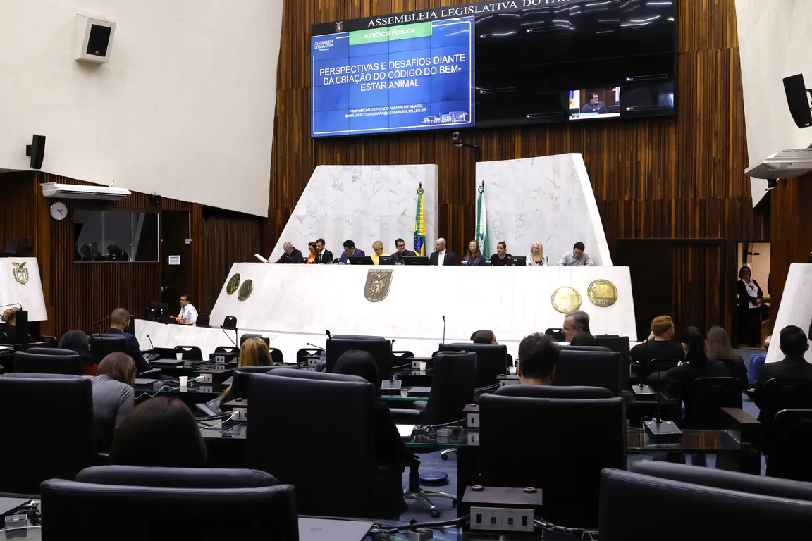 Paraná debate novo código de proteção animal em audiência na Assembleia
