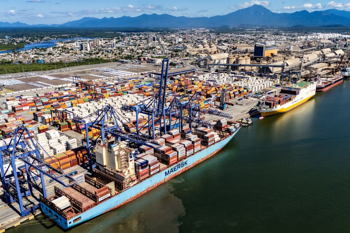 Paranaguá consolida posição com crescimento de 86% em exportações interestaduais