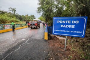 Ponte do Padre é entregue em Apucarana; investimento de R$ 7 mi para asfaltar estrada