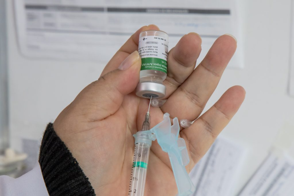 Apucarana reforça vacinação no fim de semana com nove postos de saúde em funcionamento