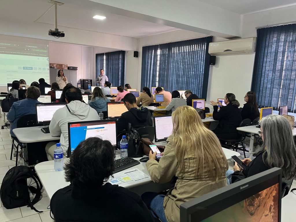 Apucarana treina equipes de saúde para combater sarampo em 17 municípios