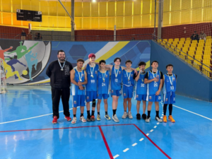 Arapongas brilha em competições regionais com conquistas no futsal e basquetebol