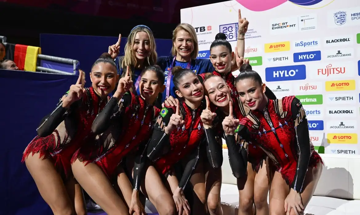 Brasil faz dobradinha histórica e vence Mundial de Ginástica Rítmica na Alemanha