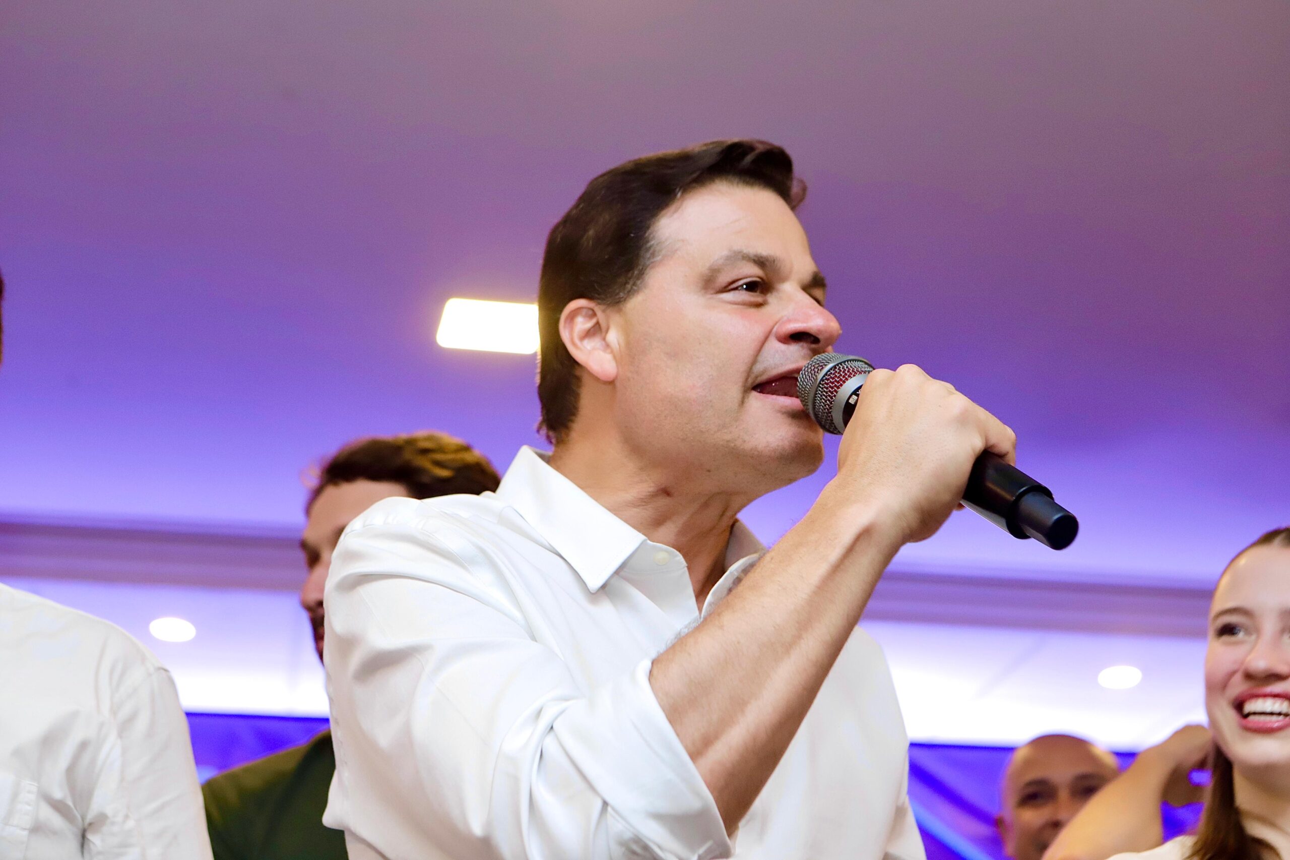 Candidato ao governo propõe tecnologia em colégios agrícolas e mais presos trabalhando
