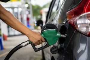 Elevação de etanol na gasolina para 32% divide indústria, Ministério Público e especialistas