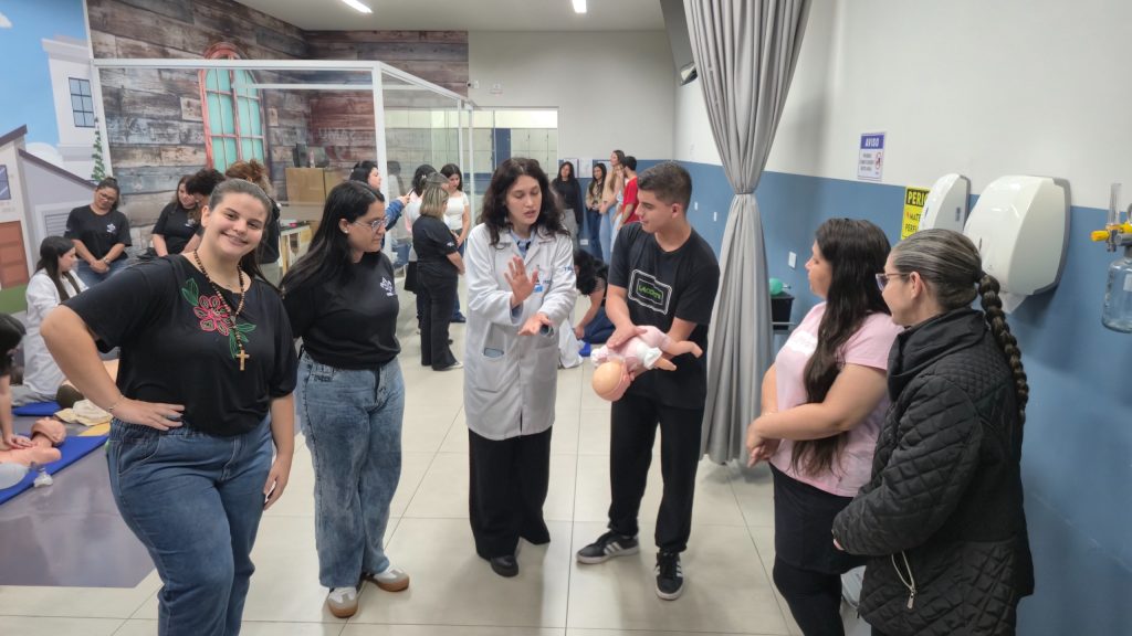 Fatec Ivaiporã conclui treinamento em primeiros socorros para professores