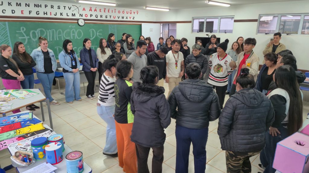 Fatec Ivaiporã conhece educação indígena em visita a colégio de Manoel Ribas