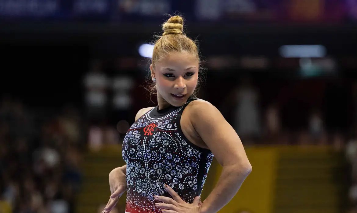 Flávia Saraiva garante dois ouros em finais do Brasileiro de Ginástica