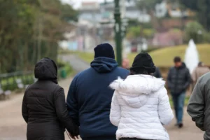 Frente fria intensifica no Brasil com mínimas inferiores a 10°C no centro-sul