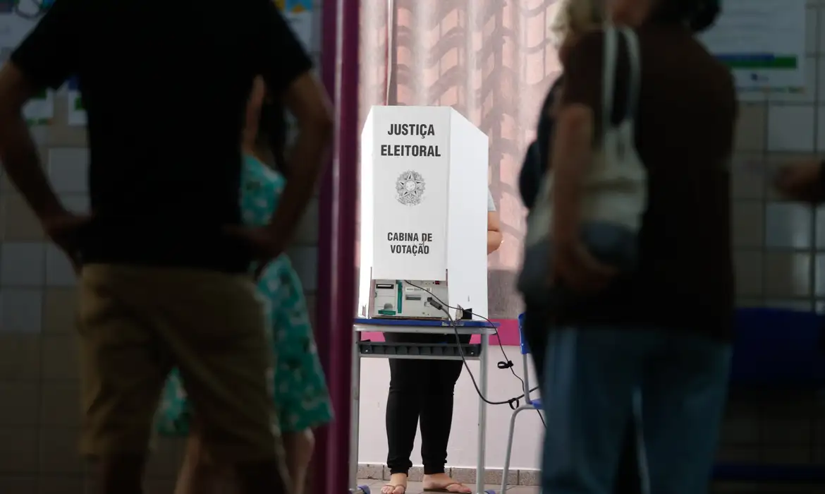 Mais de mil denúncias de irregularidades eleitorais registradas nos primeiros dias