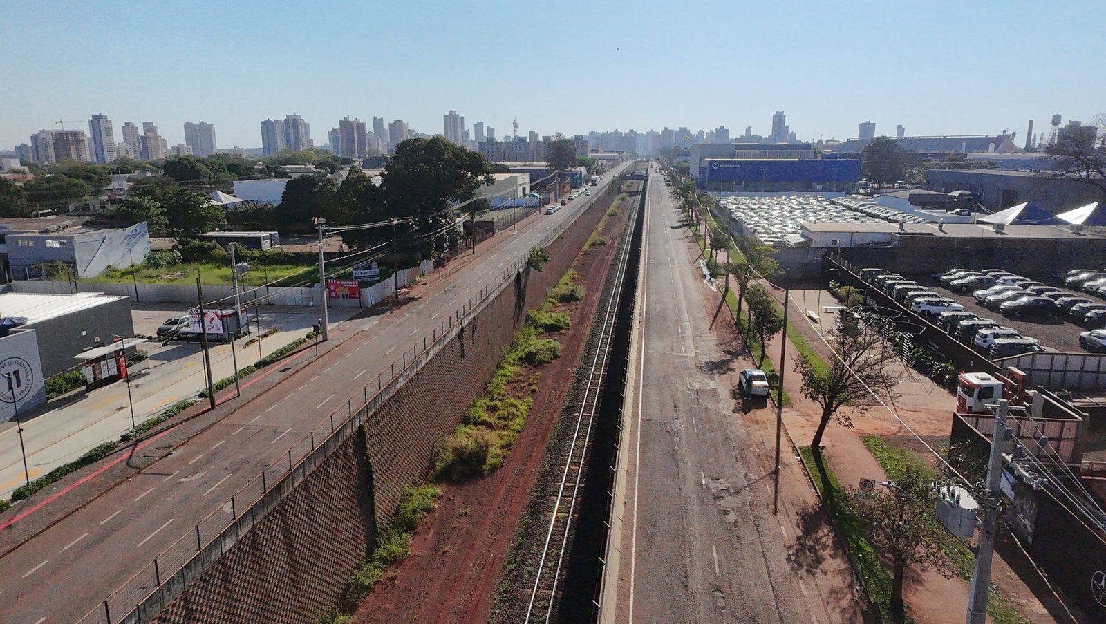 Maringá começa reforma de asfalto na Avenida Horácio Raccanello Filho
