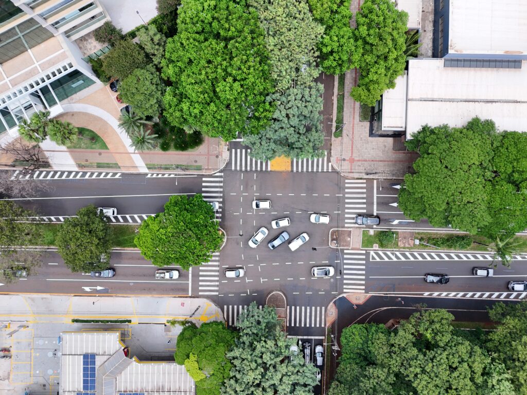 Maringá expande fiscalização eletrônica para aumentar segurança nos cruzamentos da cidade