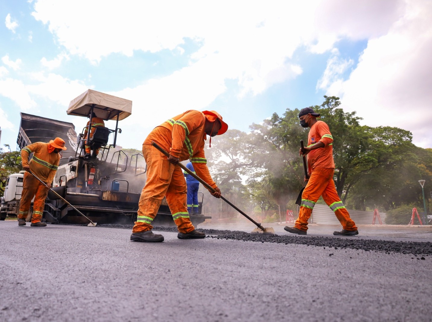 Maringá intensifica obras de recuperação em Horácio Raccanello, Centenário e Morangueira