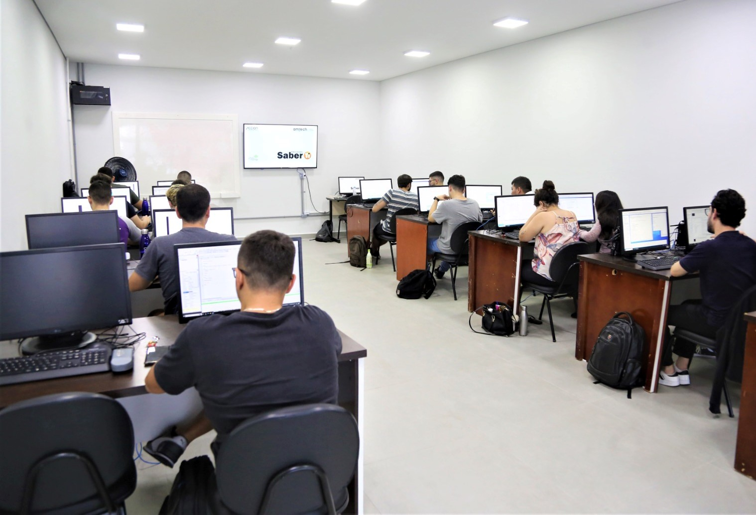 Maringá oferece 90 vagas gratuitas em cursos de tecnologia pela Amtech