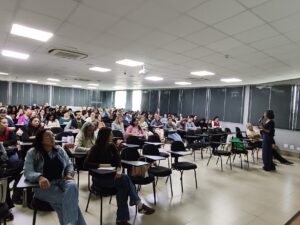 Maringá promove seminário de alfabetização com 600 profissionais da educação