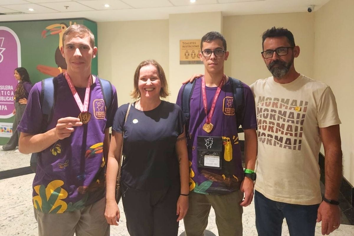 Maringaense segue para Mundial de Matemática na Tailândia com histórico de medalhas
