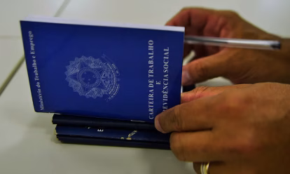 Mercado de trabalho aquece em Maringá com quase mil vagas abertas