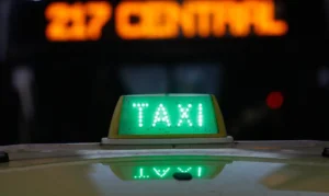 Motoristas de app e taxistas podem financiar veículos até R$ 200 mil