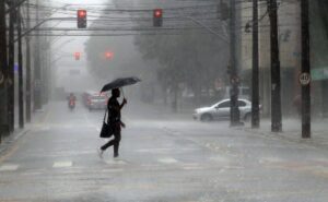 Paraná em alerta: tempestades podem atingir 395 cidades com chuvas e ventos